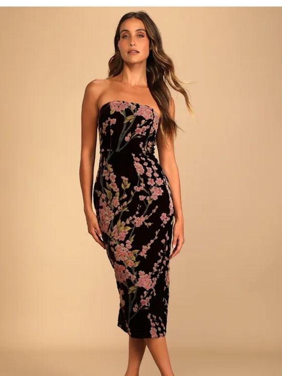 Lulus Dresses & Skirts - Lulu's Black Strapless Floral Velvet Midi Dress with Pink Blossoms